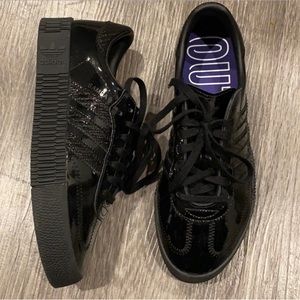 Adidas platform black patent sneakers 🖤